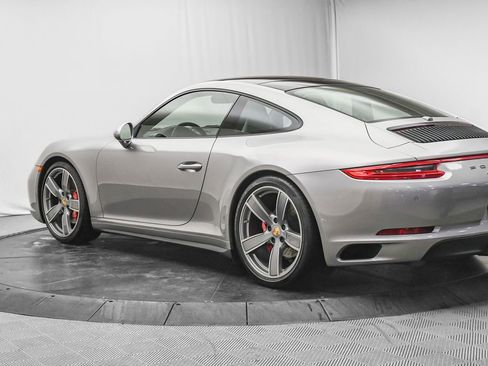 Used 2017 Porsche 911 Carrera S image 5