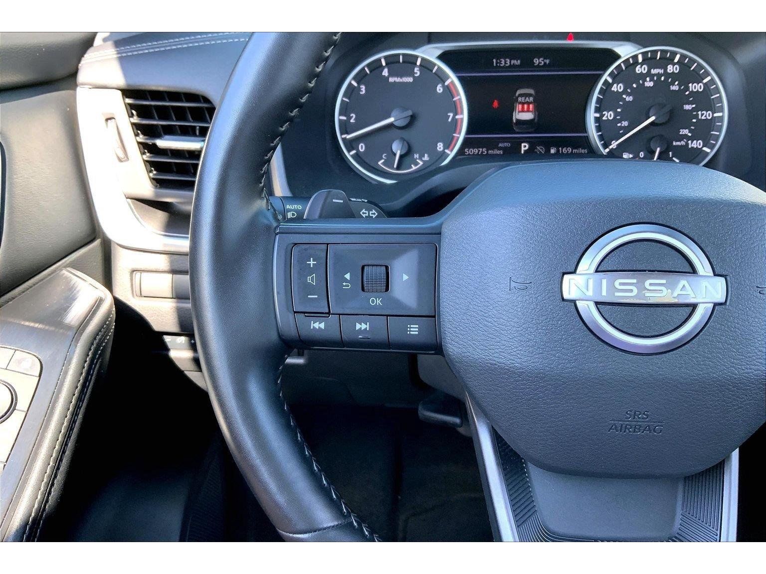 Used 2025 Nissan Rogue SV AWD/4WD image 17