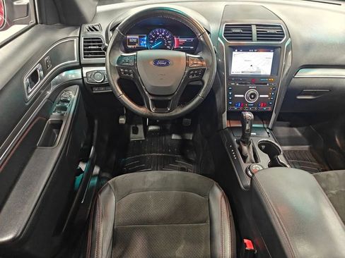 Used 2017 Ford Explorer Sport w/ Equipment Group 401A image 4