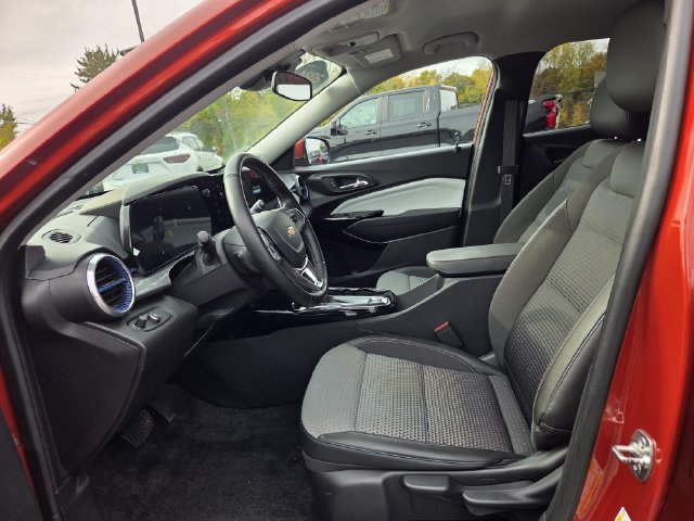 Certified 2024 Chevrolet Trax LT w/ Driver Confidence Package FWD image 21