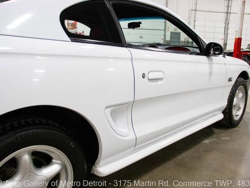 Used 1994 Ford Mustang GT image 23