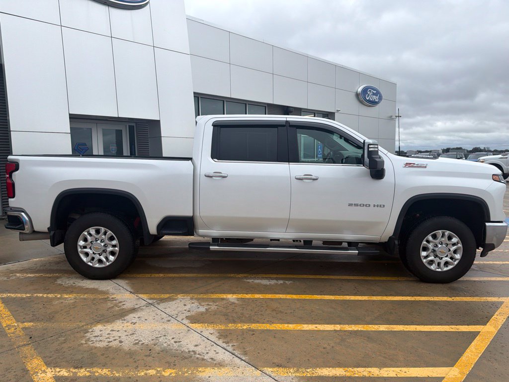 Used 2024 Chevrolet Silverado 2500 LTZ w/ LTZ Plus Package AWD/4WD image 9