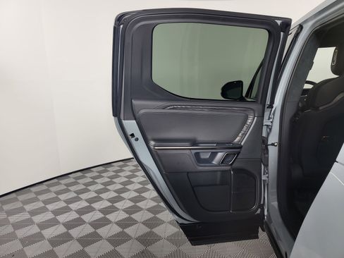 Used 2022 Rivian R1T Adventure image 17