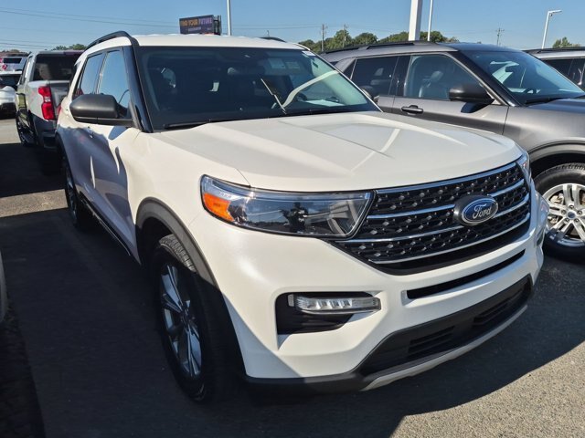 Certified 2023 Ford Explorer XLT w/ Equipment Group 202A AWD/4WD image 1