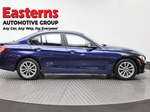 Used 2017 BMW 320i xDrive Sedan AWD/4WD image 4