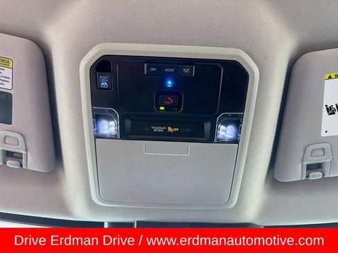 Used 2023 Toyota Tundra Limited image 18