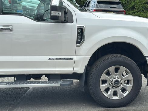 Used 2019 Ford F250 Lariat w/ Lariat Ultimate Package image 4