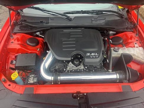 Used 2022 Dodge Challenger SXT w/ Plus Package image 4