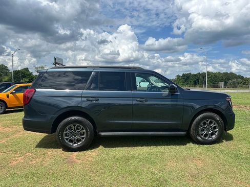 Certified 2025 Ford Expedition Active AWD/4WD image 8