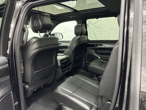 Certified 2023 Jeep Wagoneer Series II w/ Convenience Group I AWD/4WD image 14