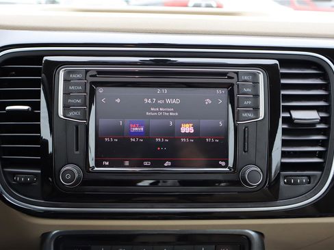 Used 2019 Volkswagen Beetle 2.0T SE w/ SE Premium Package image 21