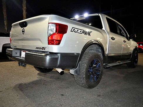 Used 2019 Nissan Titan PRO-4X image 7