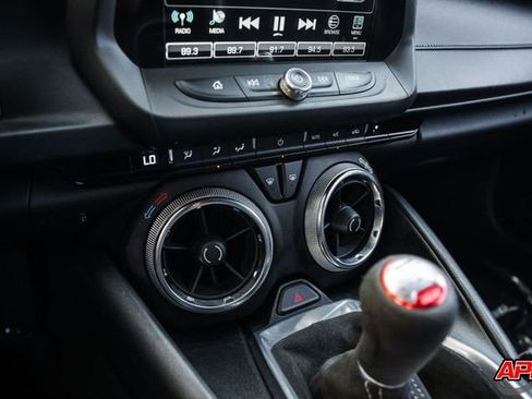 Used 2018 Chevrolet Camaro SS image 16