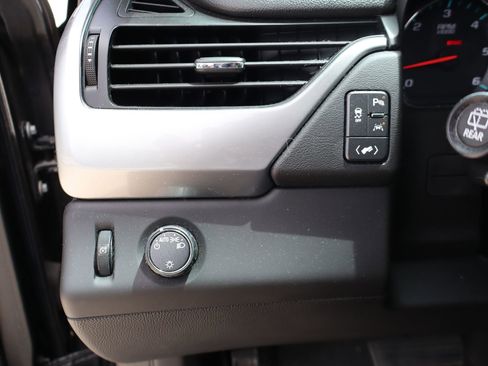 Used 2018 Chevrolet Tahoe LT RWD image 15