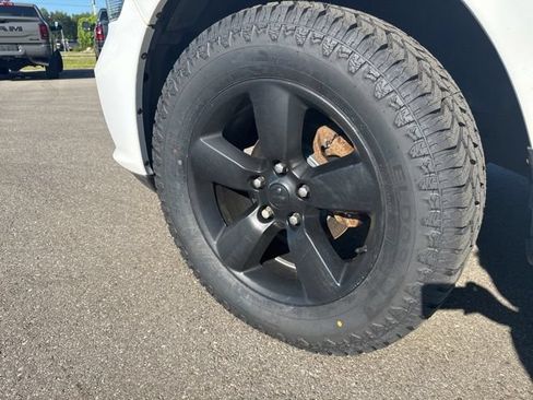 Used 2019 RAM 1500 Express w/ Wheel & Sound Group AWD/4WD image 9