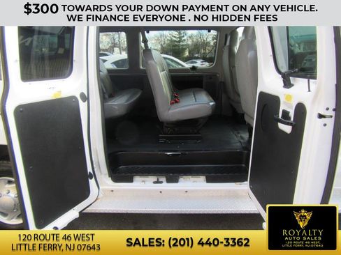 Used 2011 Ford E-150 and Econoline 150 XLT image 23