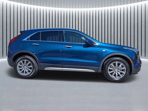 Used 2019 Cadillac XT4 Premium Luxury image 2