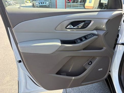 Used 2019 Chevrolet Traverse LT w/ LT Premium Package image 24
