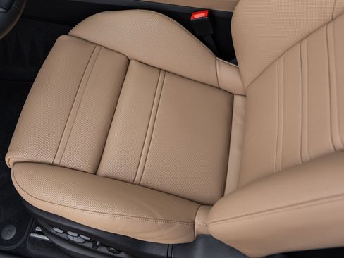 Certified 2026 Porsche Cayenne AWD/4WD image 26