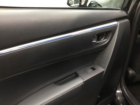 Used 2014 Toyota Corolla S w/ Driver Convenience Package image 11