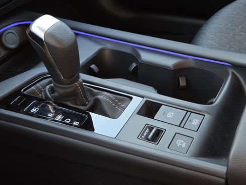 New 2026 Nissan Sentra SV w/ SV Convenience Package FWD image 24