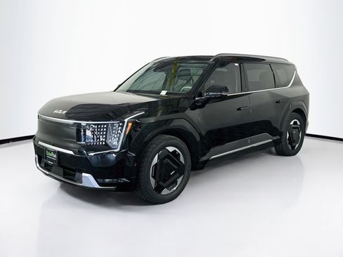 Used 2024 Kia EV9 Land AWD/4WD image 3