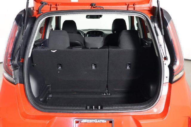 Used 2024 Kia Soul LX w/ LX Technology Package FWD image 21