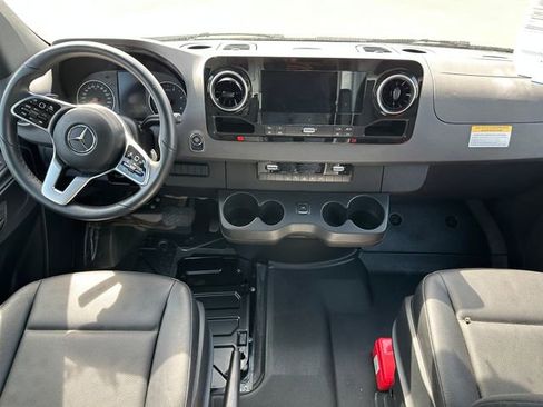 Used 2022 Mercedes-Benz Sprinter 4500 w/ Parking Package image 36