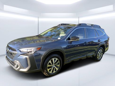 Certified 2025 Subaru Outback Premium AWD/4WD image 7