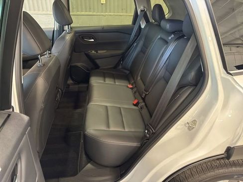 Used 2025 Nissan Rogue SL w/ SL Premium Package AWD/4WD image 13