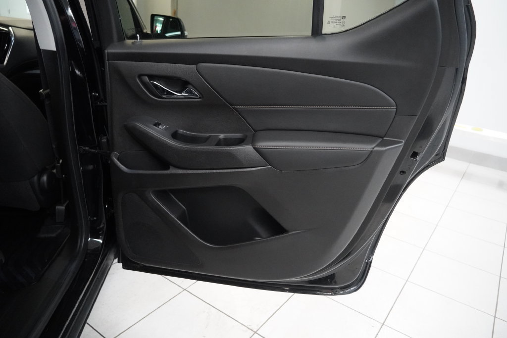 Used 2021 Chevrolet Traverse LT FWD image 26