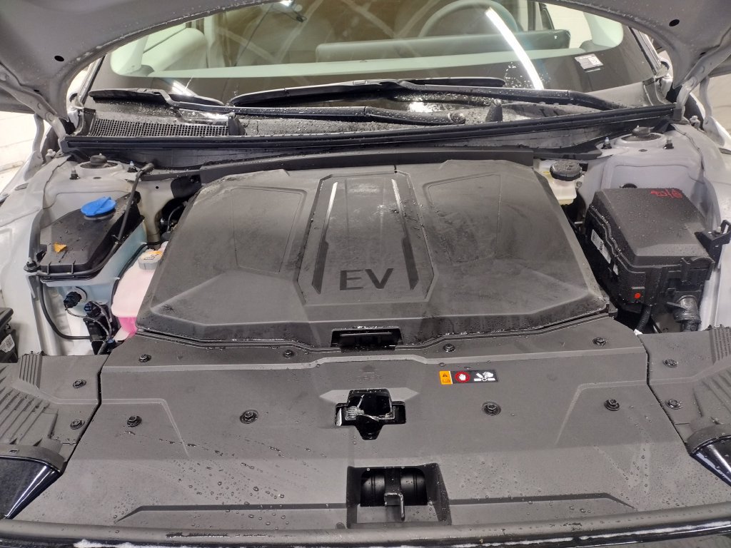New 2027 Hyundai Ioniq 5 SE AWD/4WD image 8