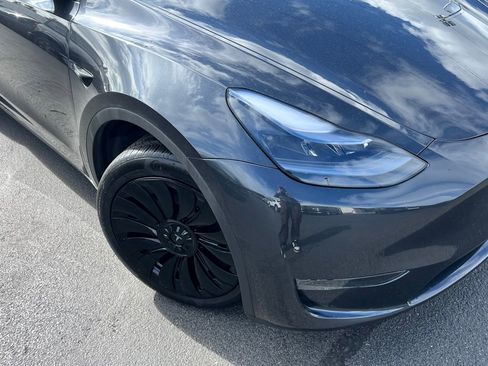 Used 2025 Tesla Model Y Long Range image 2