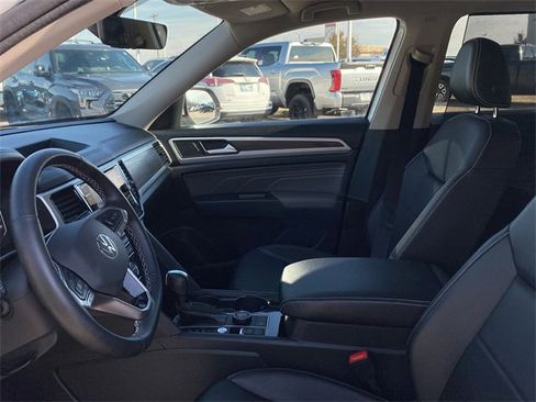 Used 2022 Volkswagen Atlas SE image 19