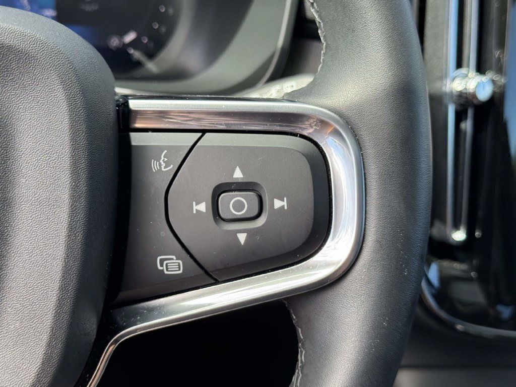 Used 2026 Volvo XC40 B5 Plus w/ Protection Package Premier AWD/4WD image 19