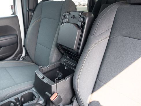 Used 2024 Jeep Wrangler Sport AWD/4WD image 7