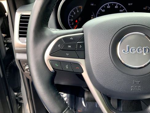 Used 2019 Jeep Grand Cherokee Altitude AWD/4WD image 23