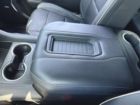 Used 2023 GMC Yukon SLT AWD/4WD image 21