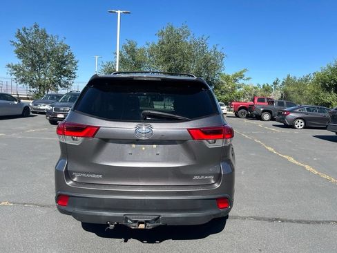 Used 2019 Toyota Highlander XLE AWD/4WD image 8