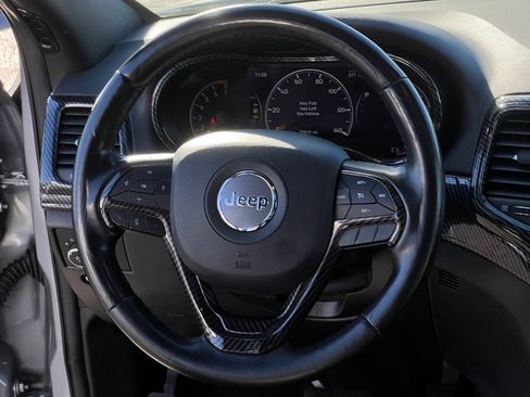 Used 2021 Jeep Grand Cherokee Limited image 24