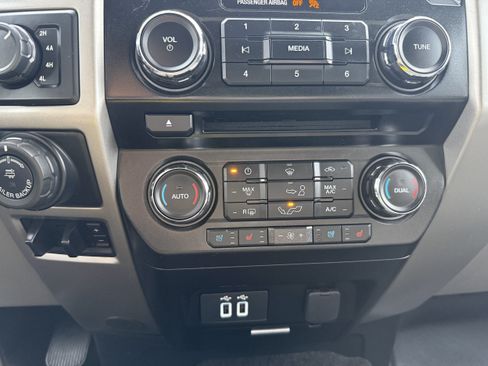 Used 2016 Ford F150 Lariat AWD/4WD image 20