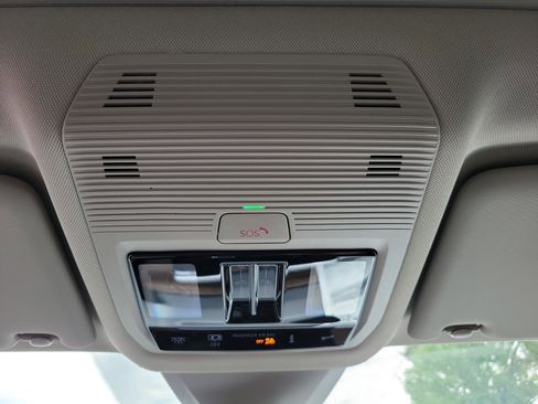 New 2026 Volkswagen Atlas Cross Sport SEL Premium R-Line image 31