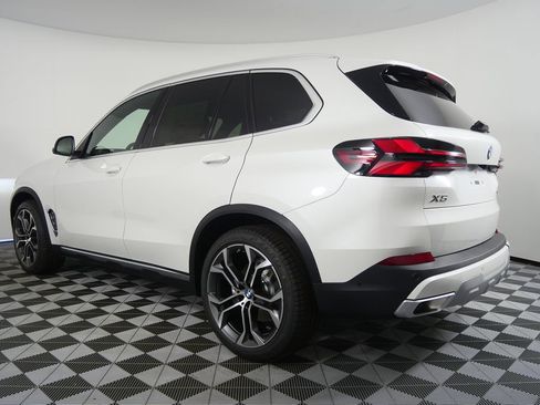 Used 2026 BMW X5 xDrive40i w/ Climate Comfort Package image 5