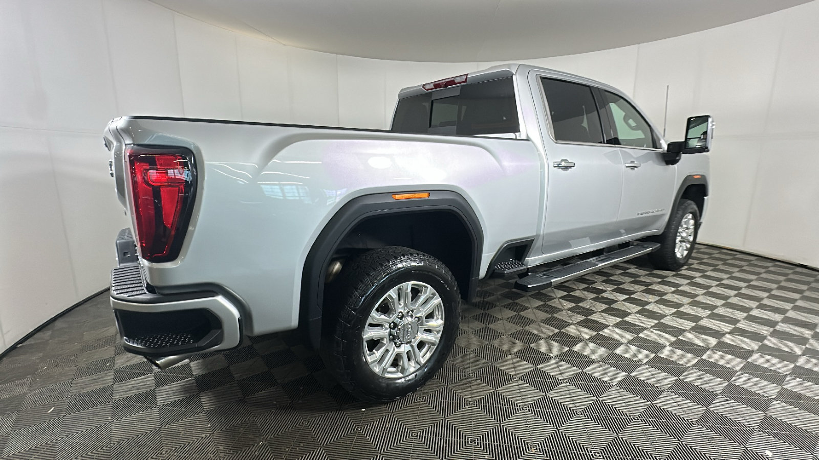 Used 2022 GMC Sierra 2500 Denali AWD/4WD image 3