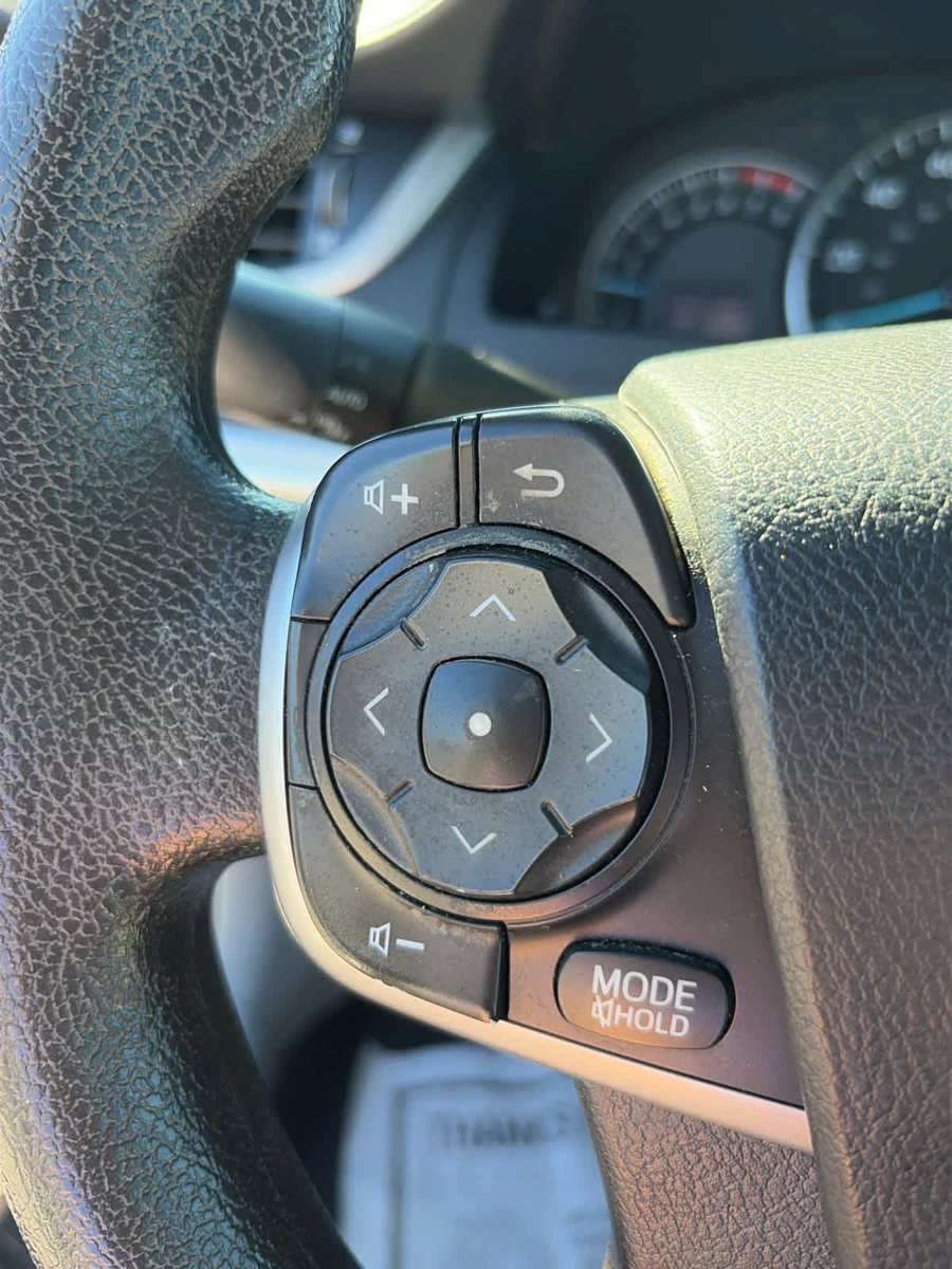 Used 2014 Toyota Camry LE FWD image 19