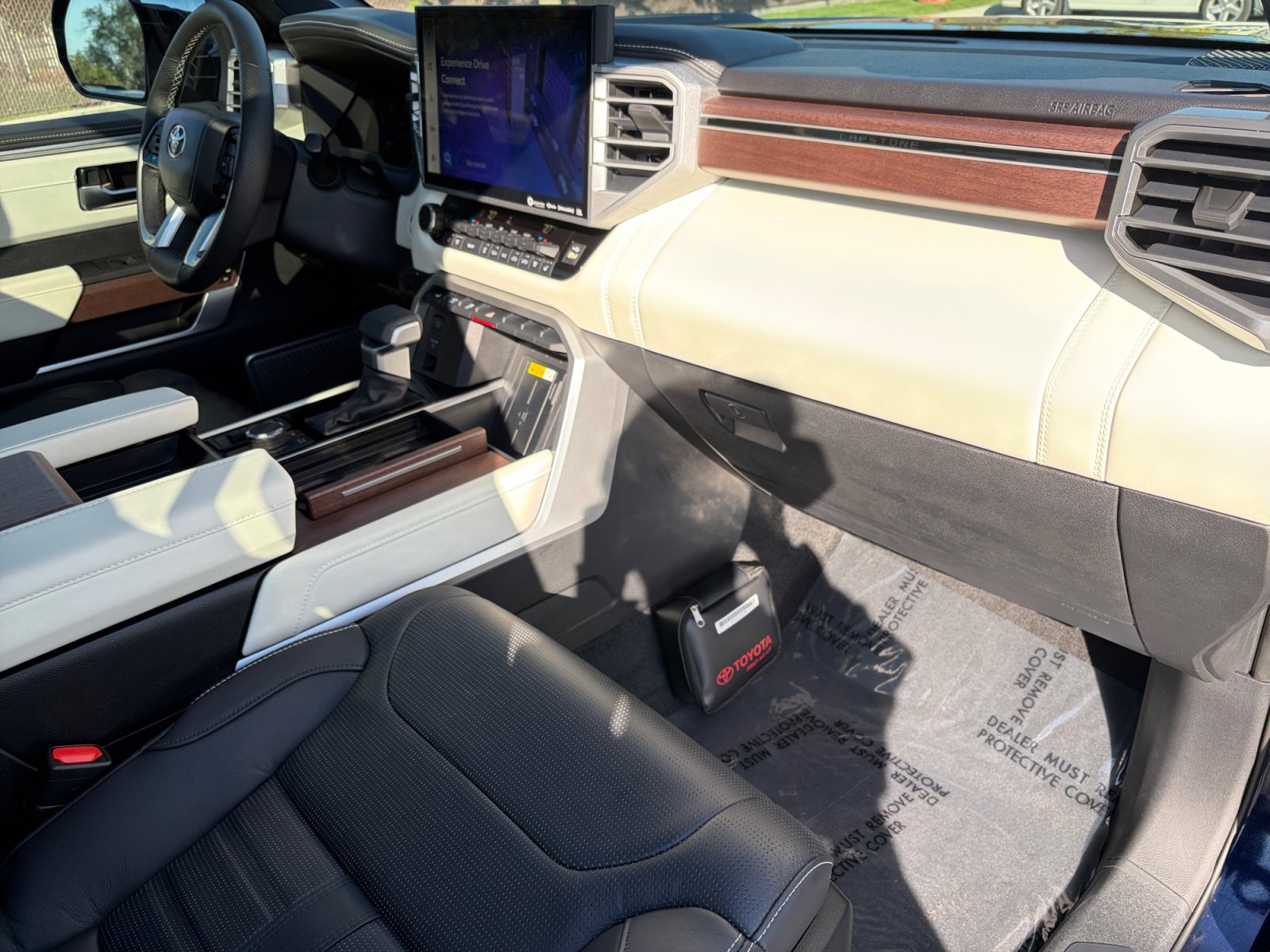 Used 2022 Toyota Tundra Capstone AWD/4WD image 29