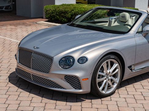 Used 2022 Bentley Continental GT image 5