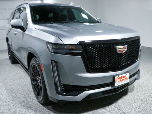 Used 2023 Cadillac Escalade Sport w/ Touring Package AWD/4WD image 5