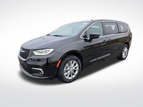 New 2026 Chrysler Pacifica Select AWD/4WD image 7