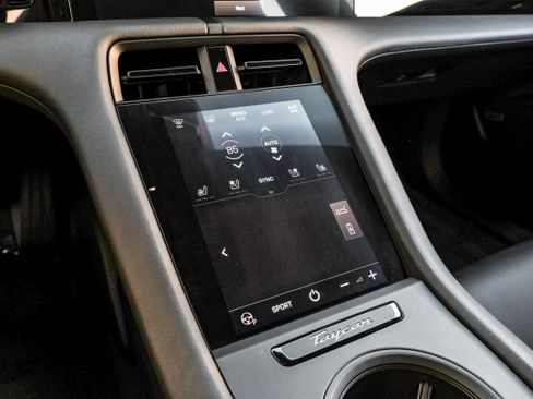 Used 2021 Porsche Taycan image 20